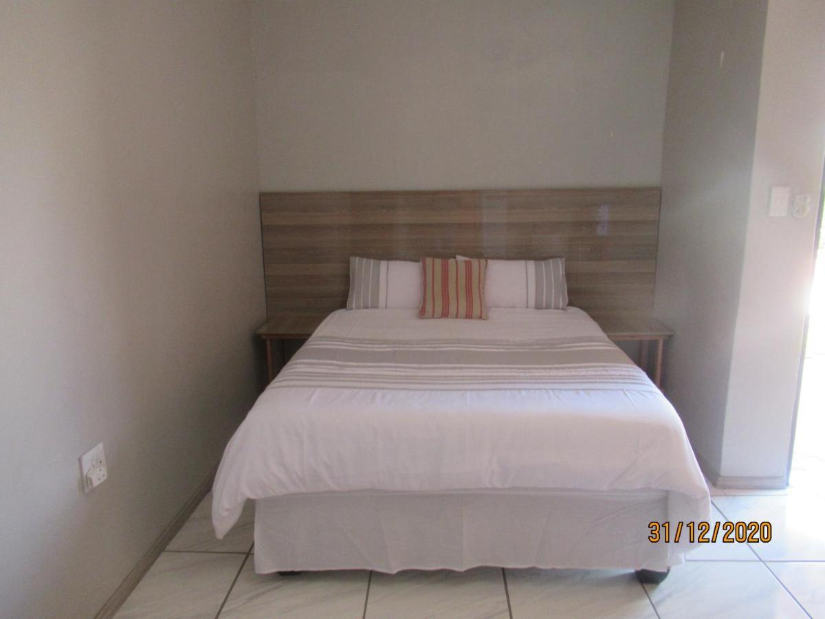 Pab-Love Guest House Kuruman Exterior foto