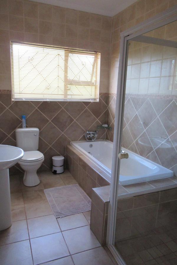 Pab-Love Guest House Kuruman Exterior foto