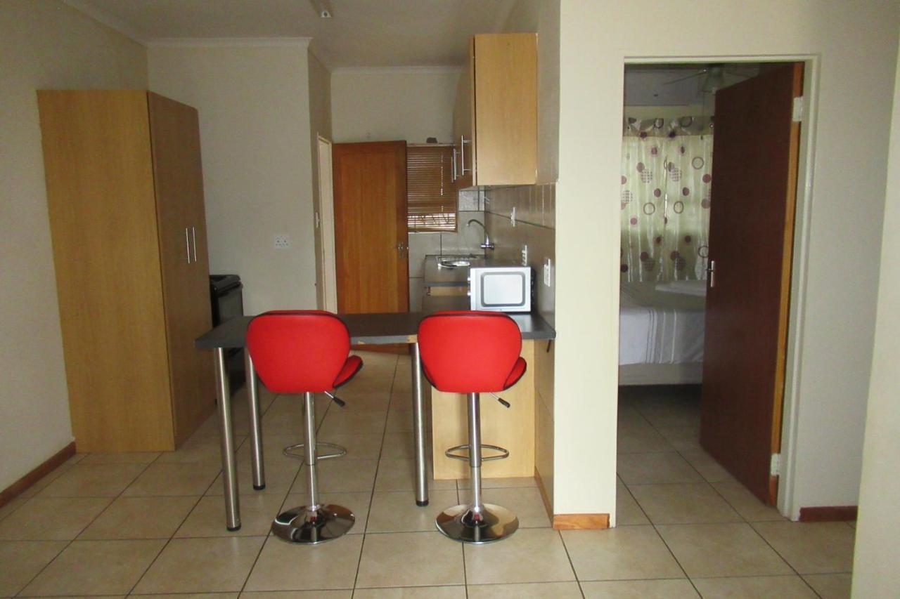 Pab-Love Guest House Kuruman Exterior foto