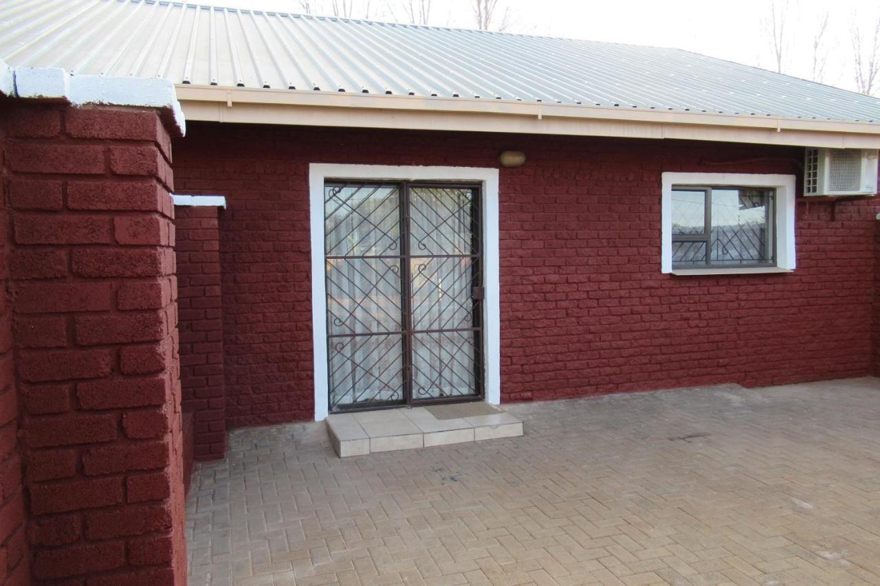 Pab-Love Guest House Kuruman Exterior foto