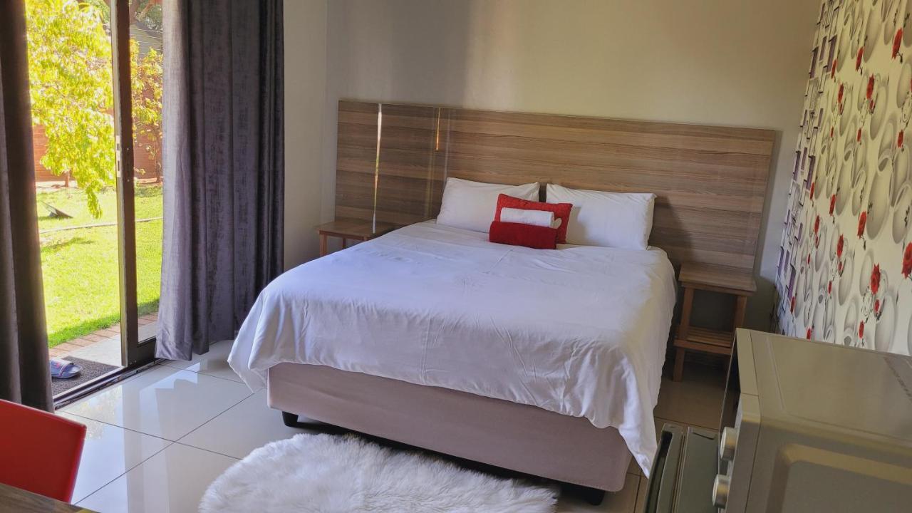 Pab-Love Guest House Kuruman Exterior foto