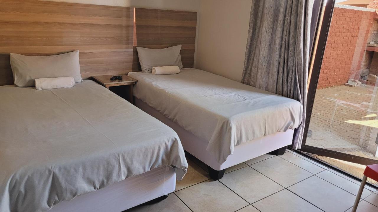 Pab-Love Guest House Kuruman Exterior foto