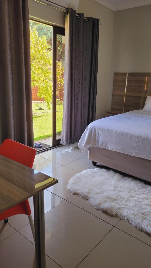 Pab-Love Guest House Kuruman Exterior foto