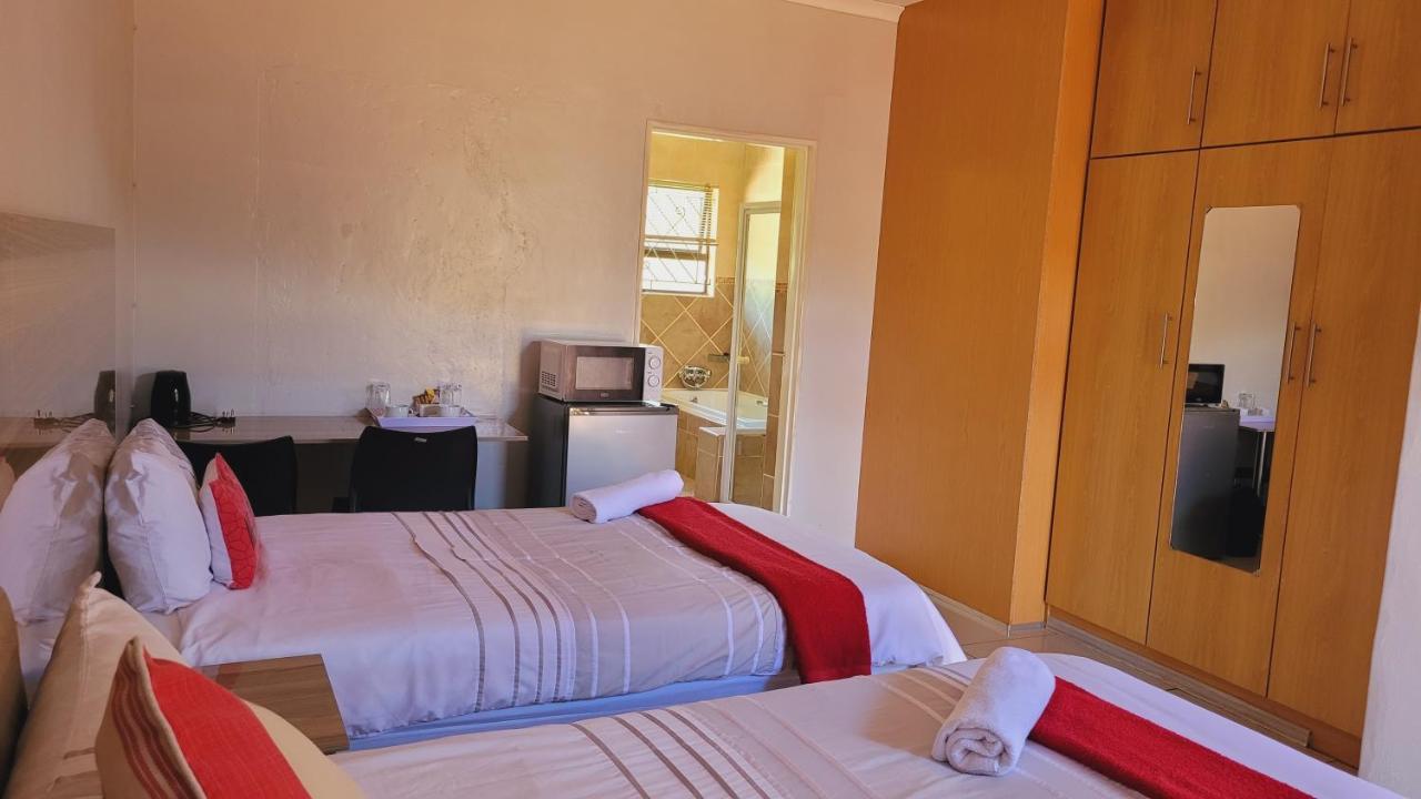 Pab-Love Guest House Kuruman Exterior foto