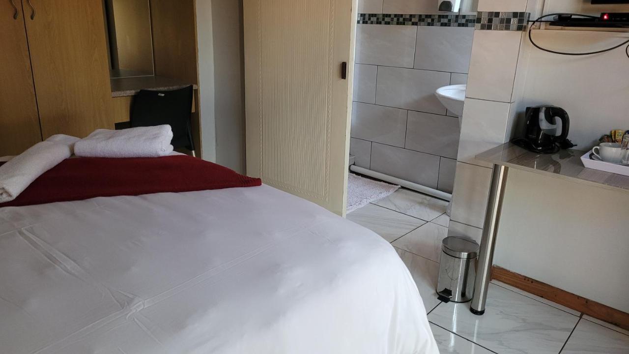 Pab-Love Guest House Kuruman Exterior foto
